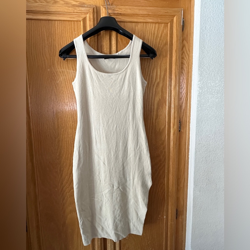 Sleeveless midi dress size S